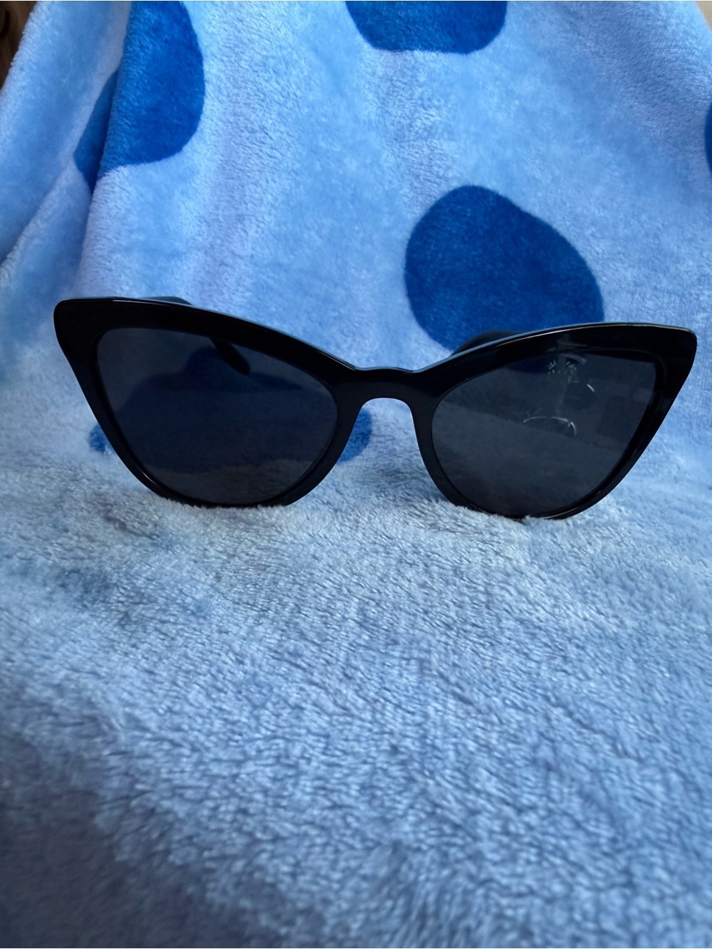 Prada Black Cat-Eye Sunglasses - Picture 4 of 6